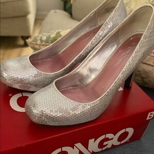 BONGO Shimmering Silver Heels